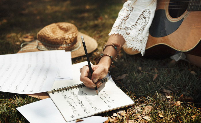 El mejor instrumento para viajar: cómo registrar tu viaje y tus sentimientos con una guitarra