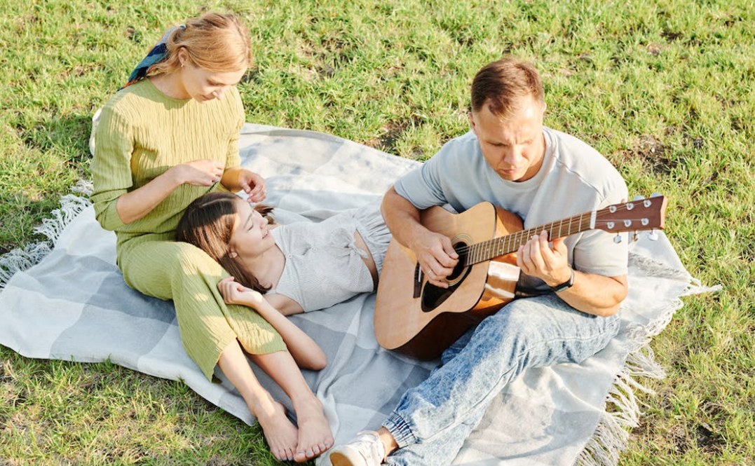 Diferencias entre guitarras acústicas baratas y caras