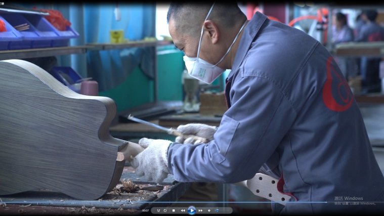 Fábrica mayorista de instrumentos musicales de alto valor: opciones de madera nacional/importada y estrategias de precios flexibles